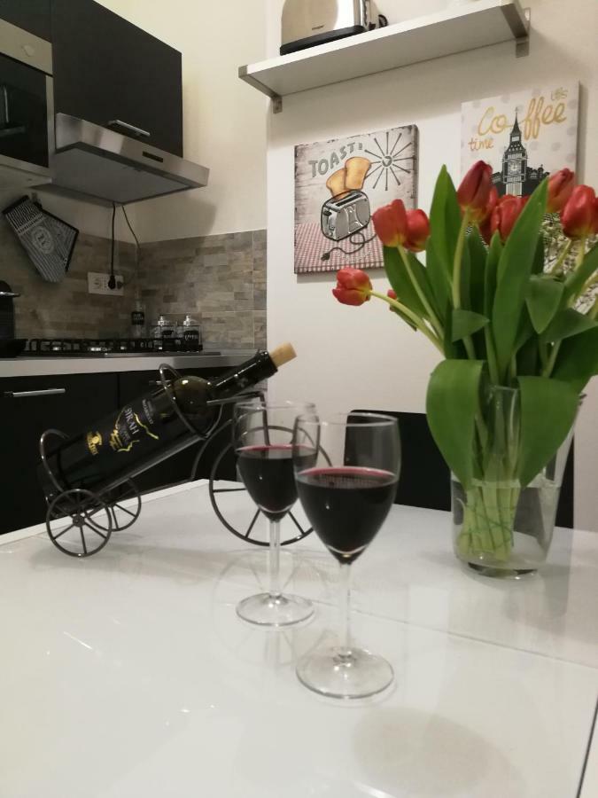 Nicla's Apartment Rom